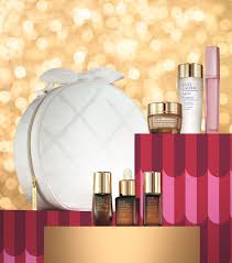 lauder treat yourself skincare gift set