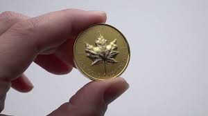 ultra high relief gold maple leaf