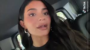 kylie jenner shocks with huge lips in