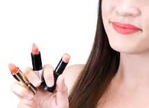 does-coral-lipstick-look-good-on-everyone