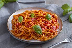 spaghetti with tomato sauce italian