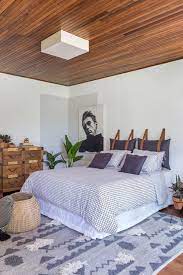 Uma cama arrumada é meio caminho andado para um quarto aconchegante e bem decorado. Cama Arrumada Dicas E Truques Para Deixar A Cama Estilosa E Confortavel
