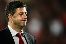 The benfica's coach admits that the situation is now more complicated, nevertheless, he promises that benfica will fight until the end. Sic Noticias Rui Vitoria Quer Benfica A Trabalhar Para A Reconquista Dos Titulos