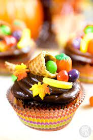 Decorated cupcakes are a novel touch for any holiday; 40 Easy Thanksgiving Cupcakes Cute Thanksgiving Cupcake Ideas