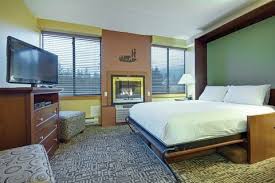 Rooms At Mountainside Lodge In Whistler