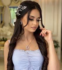 catching hairstyles for wedding guest