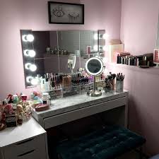 beautiful diy makeup vanity table