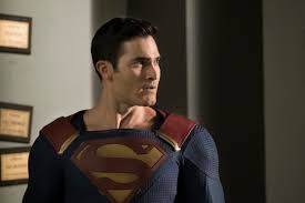Filming is underway on the first season of the new superman & lois for the cwverse, and it appears that tyler hoechlin is indeed getting a new costume. Cw Orders Superman Lois To Series Batman News