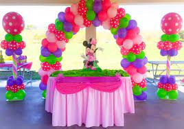 decorate party halls with balloons