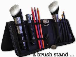 cur brush storage solution