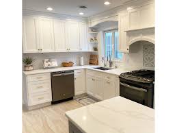 kitchen with fabuwood cabinets looks so