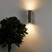 how to choose outdoor wall lights