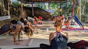 200 hour yoga teacher in costa