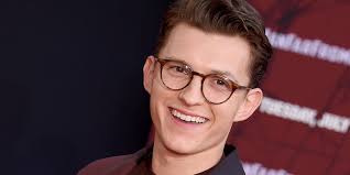 How old is tom holland? Spider Man S Tom Holland Shaved His Head And Fans Hate It See Video Allure