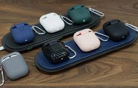 airpods in a diffe case to charge