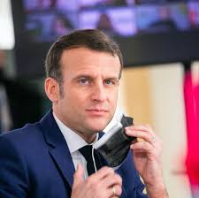 Le pays est soumis à la règle du. Emmanuel Macron Fait Des Revelations Sur La Date De Fin Du Couvre Feu La Drole De Reaction De L Elysee Femme Actuelle Le Mag