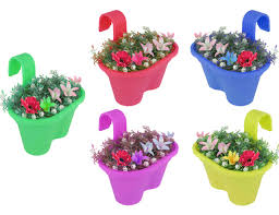 All railing planters are crafted from fully seam welded, thick gauge, galvanized steel and are proven to resist weather related cracking and rust, both in winter or summer. Go Hooked Double Hook Railing Planter Hanging Flower Pot 12 Inches Multicolor Pack Of 5 Amazon In Garden Outdoors