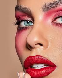 7 makeup tips for big eyes
