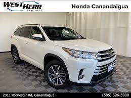pre owned 2017 toyota highlander xle 4d