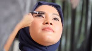 inspirasi make up hijab bagi bermata sipit