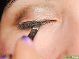4 ways to apply 1960s style eye makeup