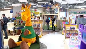 Toys R Us Will Return With First New Retail Store In New