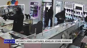 e park jewelry robbery