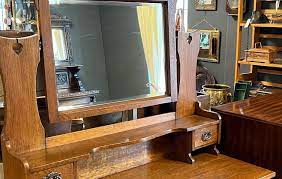 identifying antique dressing tables