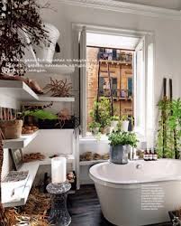 10 Cool Bathrooms Decorated With