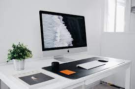 19 minimalist desk setup ideas to
