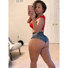 Short big booty latina