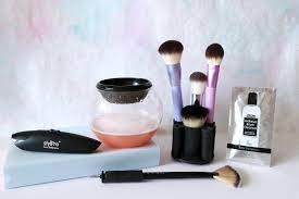 beauty c cleaning makeup brushes
