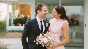 This is us star mandy moore got engaged in 2017 to taylor goldsmith, frontman of the indie rock band dawes. Popculture Com On Twitter This Is Us Star Mandy Moore And Dawes Singer Taylor Goldsmith S Romantic Relationship Timeline Https T Co X8rdysapg5 Https T Co Y80s3pxmcz