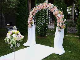 decorate arches for a wedding