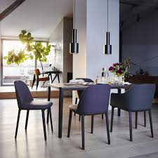 The black wrinkle finish withstands the tests of time and will look as good as new for years to come. Vitra Plate Dining Table