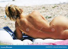 Mujeres Desnudas En La Playa 2 Foto de archivo 