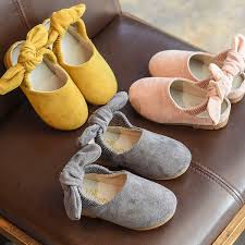 Големи намаления онлайн магазин за обувки едишън предлага качествени мъжки и дамски обувки от естествена кожа с много голямо разнообразие от модели и цветове. Obuvki Onlajn Za Momicheta Na Niski Ceni Markovi I Ezhednevni Maratonki Botushi I Sandali Badu Bg Svett V Rcete Ti Baby Shoes Shoes Slippers
