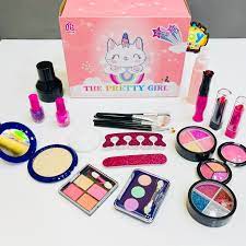 realistic the pretty makeup box