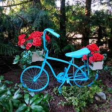 Adorable Recycled Bicycle Garden