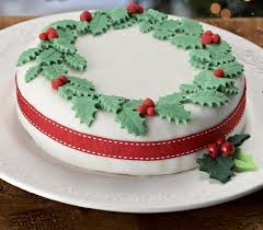 Our best christmas desserts include cookies, pies, gingerbread, and one showstopping cupcake wreath. 16 Mouthwatering Christmas Cake Decoration Ideas 2021 Pouted Com