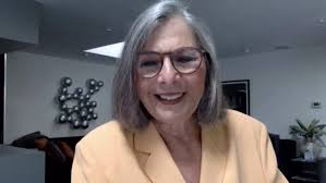Senator, announced monday on her official twitter account that she had been assaulted and robbed but was not seriously hurt. Former Us Sen Barbara Boxer Assaulted Robbed In Oakland Kesq