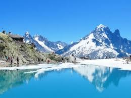 trekking tour of mont blanc alude