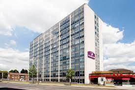 Centrally located in beautiful sussex gardens, our days inn london hyde park hotel is the perfect spot to launch your london getaway. Book Premier Inn London Hendon The Hyde London Best Price On Almosafer