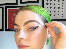 cat eye makeup with eyeliner