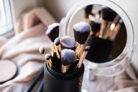 luxurious black makeup brushes