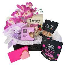 mother s day gift box free flower