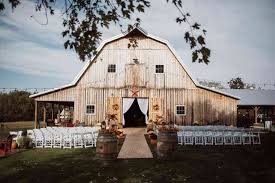 When it comes to throwing a barn wedding, you can go in tons of directions, because these spaces tend to be very versatile. 23 Farm And Barn Wedding Venues For An Event That S Rustic Perfection Weddingwire
