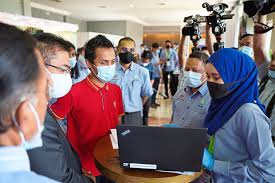 Artikel membahas tentang fungsi serta tugas dinas tenaga kerja (disnaker) terutama bagi pencari kerja dan penyedia lowongan kerja. 1 500 Pelbagai Jawatan Ditawar Di Kedah