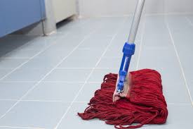 easily and efficiently mop dirty floors