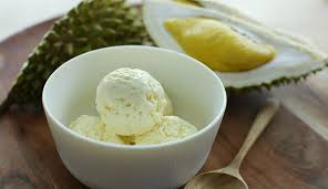 Dari yang muda sampai yang tua semuanya suka es krim, loh. Resep Es Krim Durian Lembut Banget Bikin Nagih
